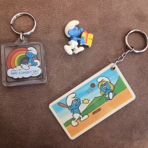 Vintage Smurfs Collectible Memorabilia (2 keychains, pin, figurine) Early 1980's